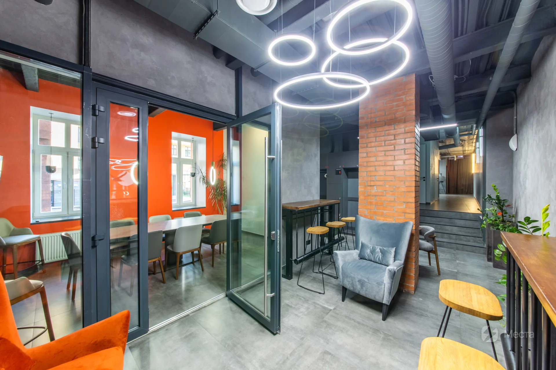 Коворкинг Биография