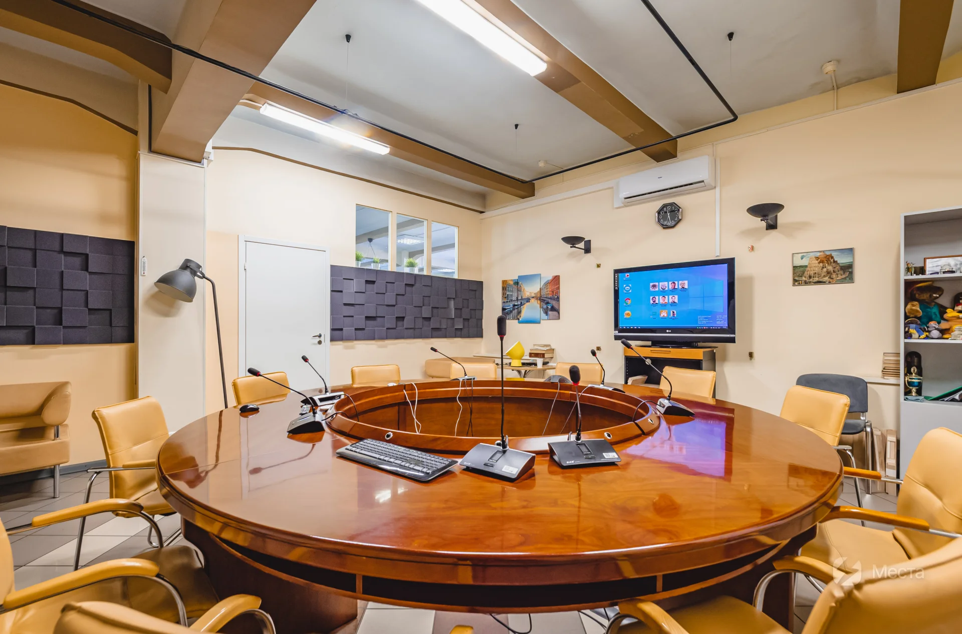 Конференц-комната в коворкинге GrowUp
