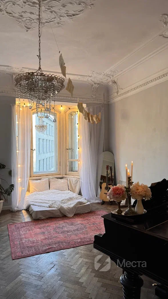 Большая комната на Петроградской