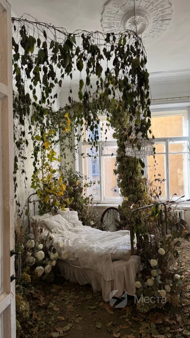 Малая комната на Петроградской