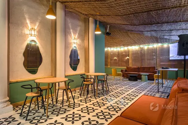 Viola Left в живописном парке Сокольники