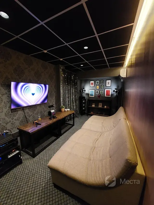 Зал S в мультимедийном пространстве Black Room