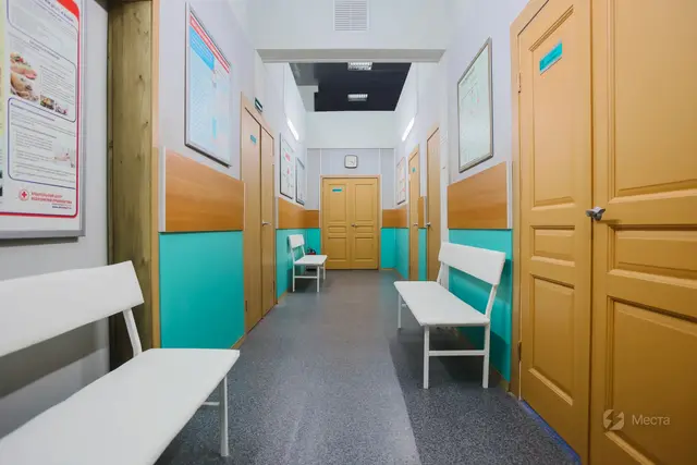 Локация Коридор больницы / казенный коридор