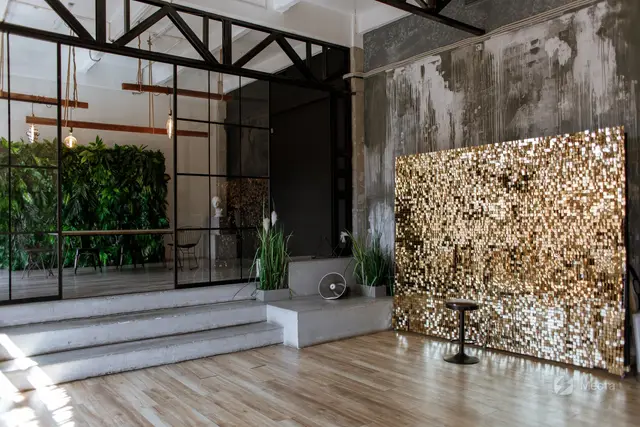 Зал  "Industry Hall"