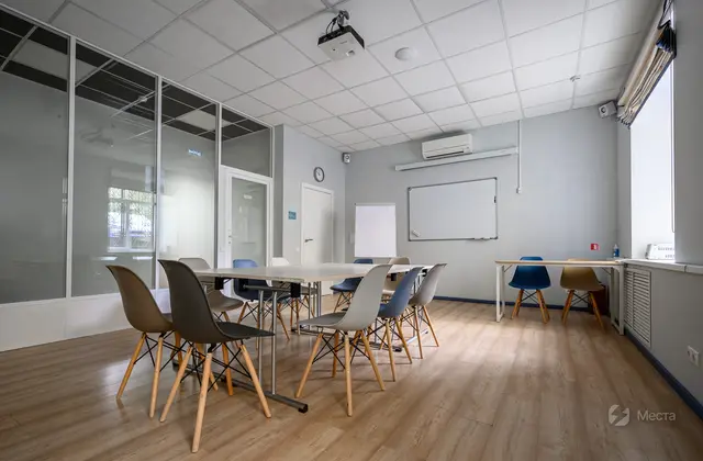 Стеклянный зал