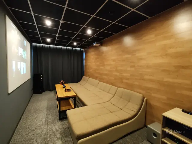 Зал M2 в мультимедийном пространстве Black Room