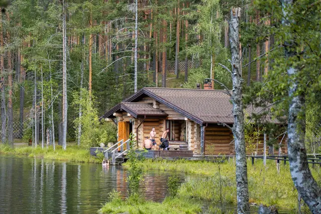 Баня на озере