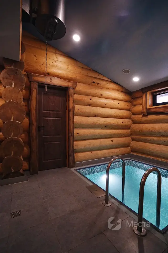 Коттедж с баней "Царская" в окружении леса