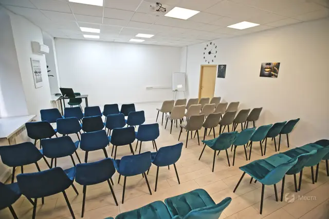 Зал №28 у станции метро Красные Ворота