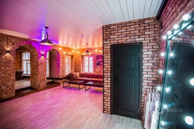 Аутентичный Loft Fantom с панорамными окнами, лаундж-зоной и кондиционерами