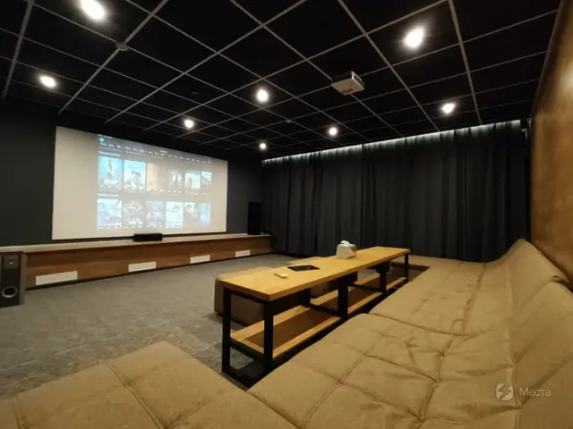 Зал L в мультимедийном пространстве  Black Room