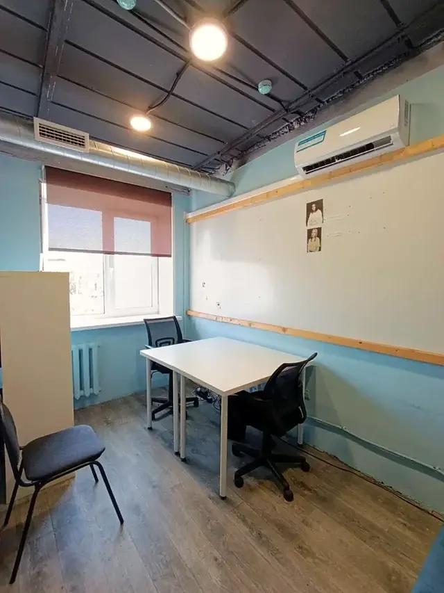 КРТ «CRT» — мини-офис «Ламповый», 9 м²
