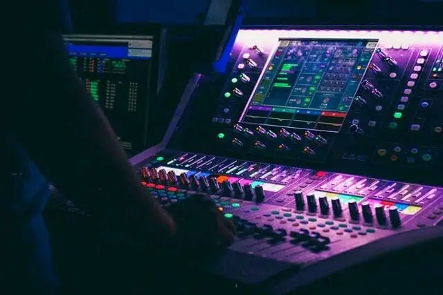 Кит Саунд Лаб «Kit Sound Lab» — Студия записи голоса и инструментов