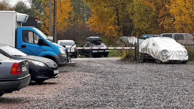 Просто место — Открытое место для автомобиля, Передовиков