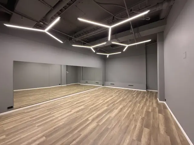 Лисабон «Lisabon» Тёплый Стан — Студия 3 «Studio 3»