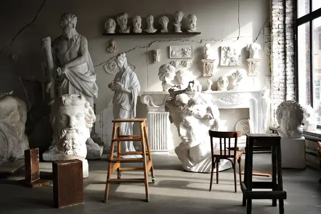 ЛОКАЦИЯ 223 — Скульптура