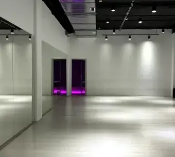 СЕНС «SENSE» — розовый зал, 55 м²