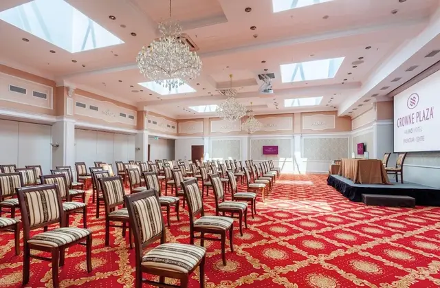 Зал «Рубин» — Краун Плаза Краснодар-Центр «Crowne Plaza Krasnodar-Centre»